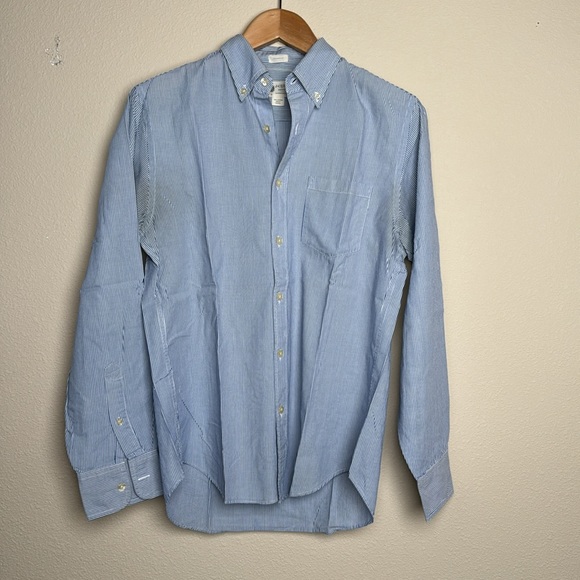 J Crew casual shirt - Size M - Picture 2 of 8